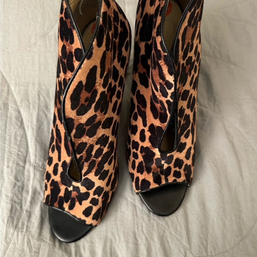 Guess booties